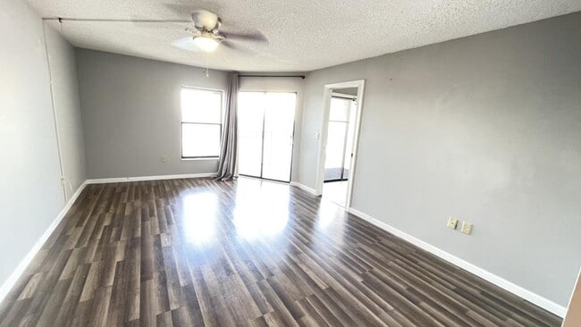 Building Photo - 4747 S Washington Ave