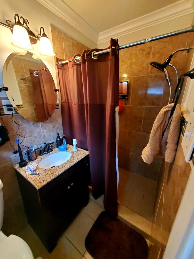 Building Photo - 412 Maiden Ln