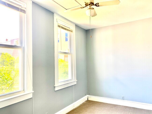 Building Photo - 19 Nelson Ave