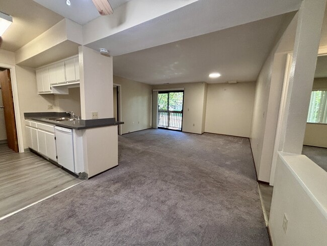 Building Photo - 307 Country View Ln