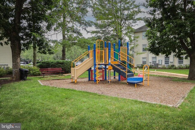 Building Photo - 115 Cascade Ct