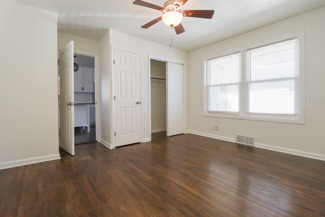 Building Photo - Updated 3 Bed / 1.5 Bath in Tulsa!