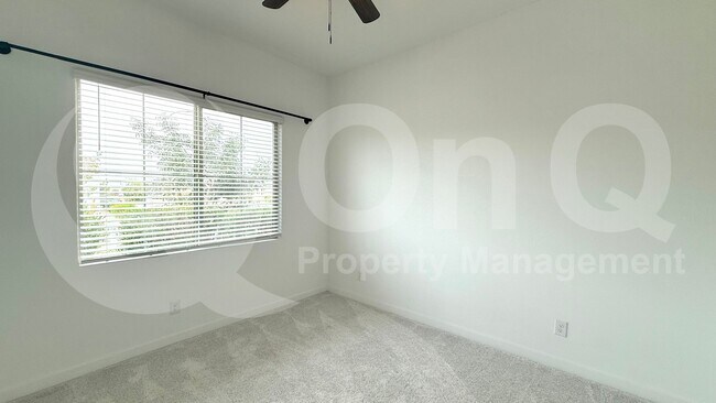 Building Photo - 9509 S 39th Dr
