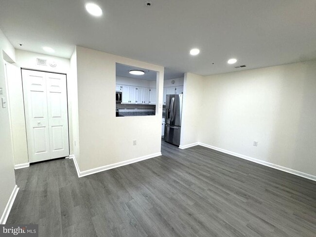 Building Photo - 8869 Rusland Ct