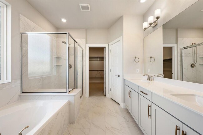 Building Photo - 2104 Prairie Oaks Dr