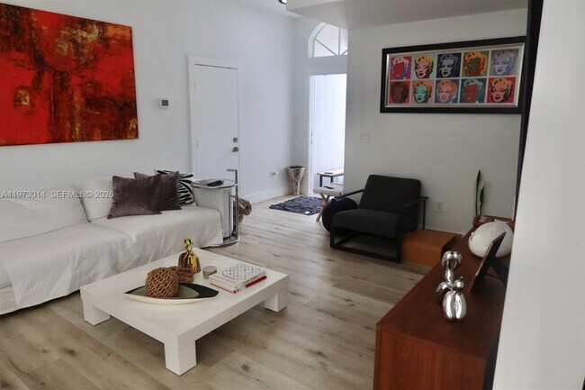 Building Photo - 5862 NW 113th Pl