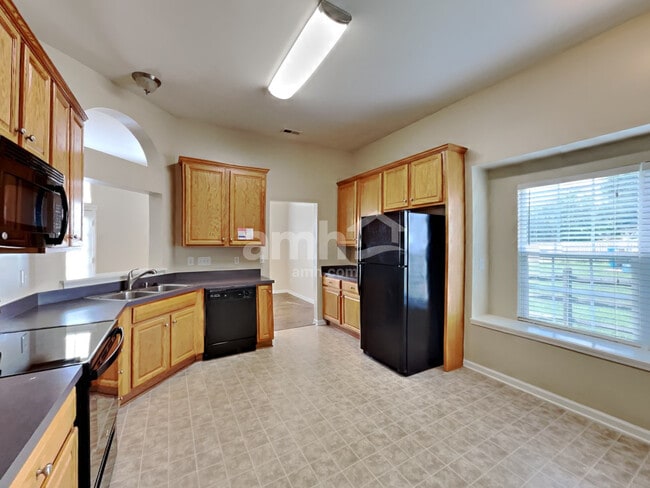 Building Photo - 6862 Babbling Brook Ln