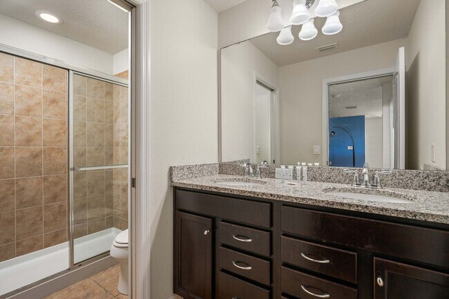 Building Photo - 1626 Lima Ave