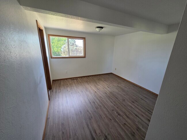 Building Photo - 2215 Terrace Dr
