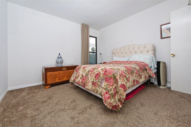 Building Photo - Bright 2BR/1.5BA Condo in Prime La Mesa Vi...
