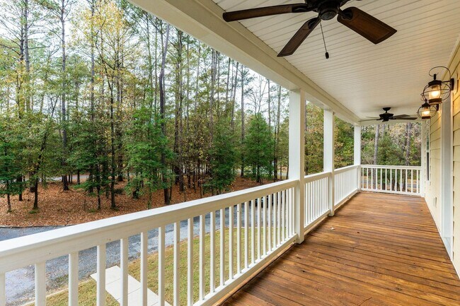 Building Photo - 4 Bedroom, 2.5 Bathroom Home in The Refuge at Ravenel - Ravenel