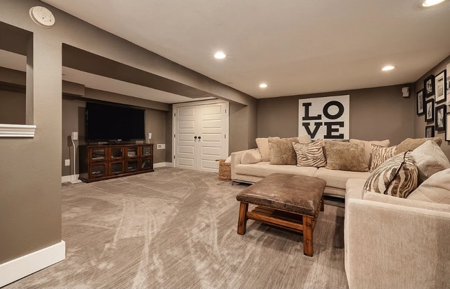 Building Photo - Beautiful Irvington Bungalow (3 Bed, 3 Bath)