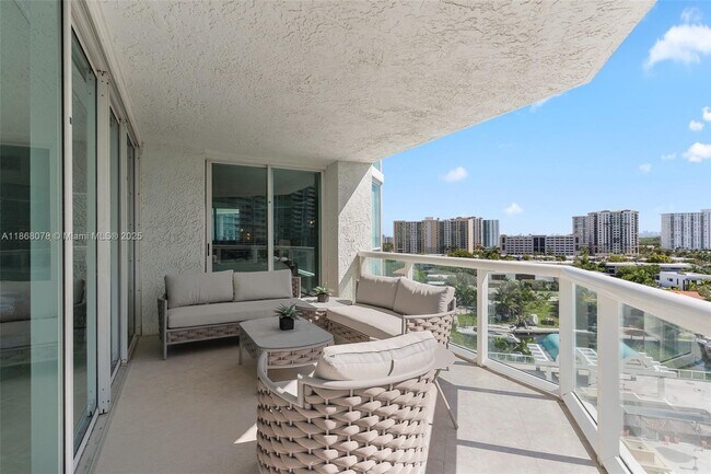 Building Photo - 16400 Collins Ave