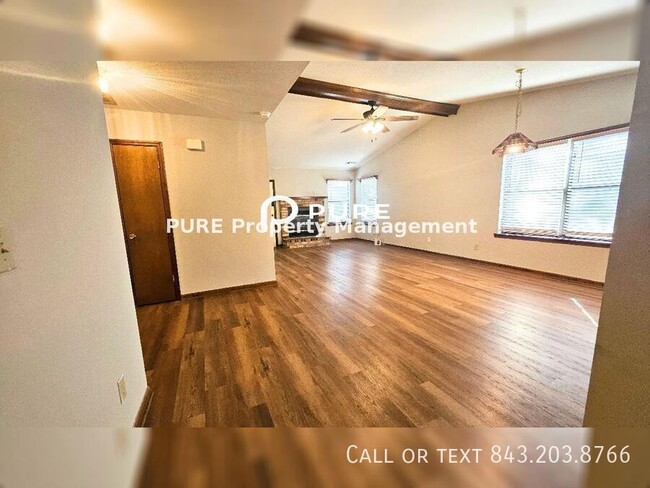 Building Photo - 50% Off One Months Rent!!!! Charming 3-bed...