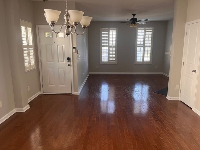 Building Photo - Spacious 2BR/3BA Townhome in Rennaisance Park near Downtown Raleigh