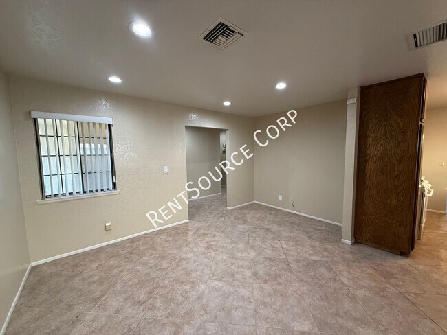 Building Photo - 44861 Laszlo St