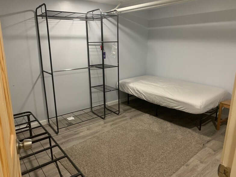 Building Photo - 5632 Beacon St