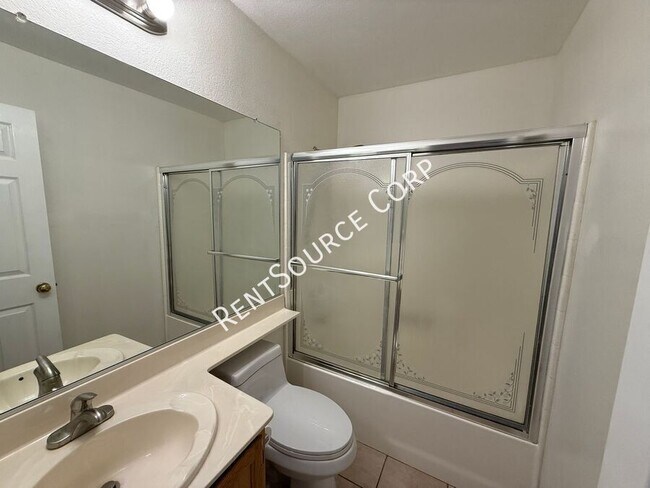 Building Photo - 38758 Almador Ct