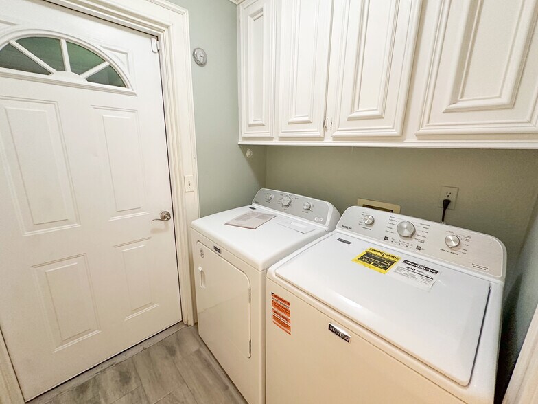 Building Photo - 3206 E Cobblestone Creek Dr