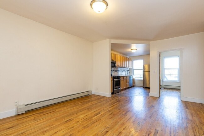 Building Photo - 204 Christopher Columbus Dr