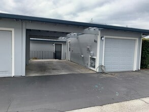 Building Photo - Spacious 2 bed/1.5 bath condo in Martinez