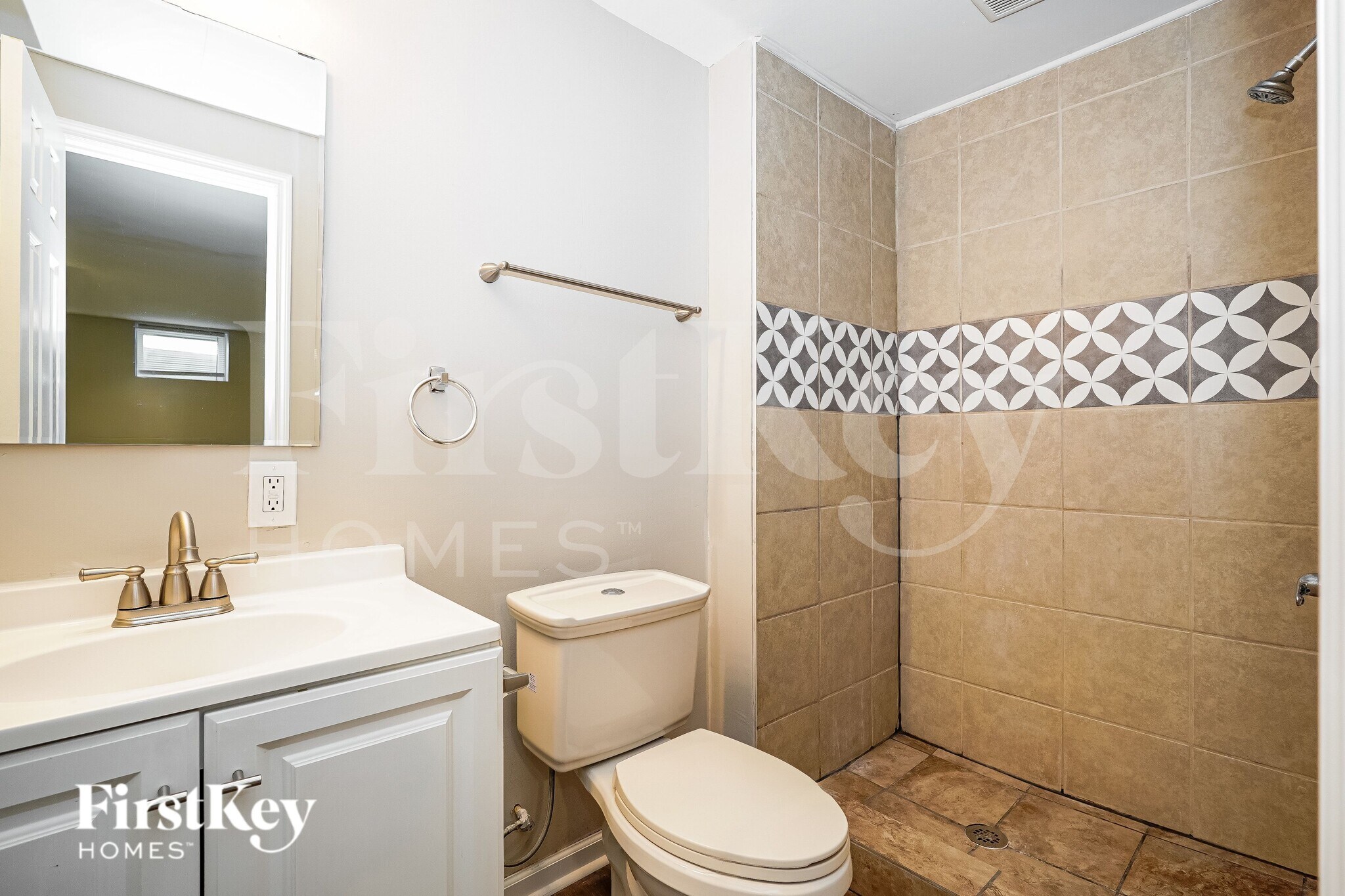 Building Photo - 2445 Linbaugh Rd