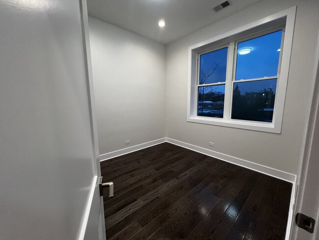 Building Photo - 4819 Main St