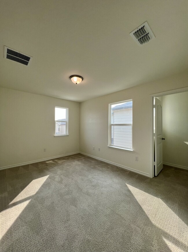 Building Photo - 14839 Vance Jackson Rd