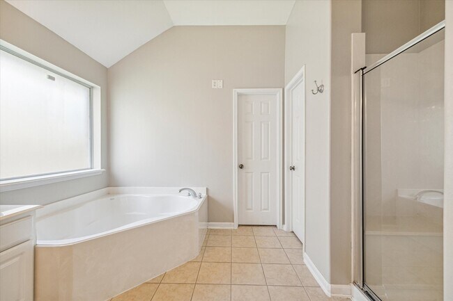 Building Photo - 18703 Summercliff Ln