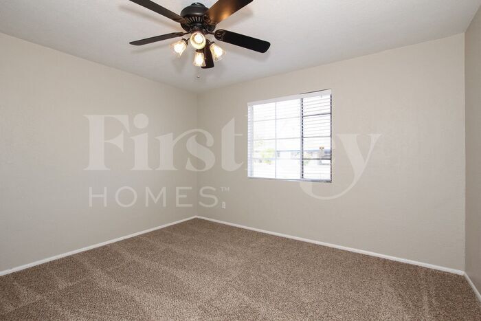 Building Photo - 5702 N 19th Dr