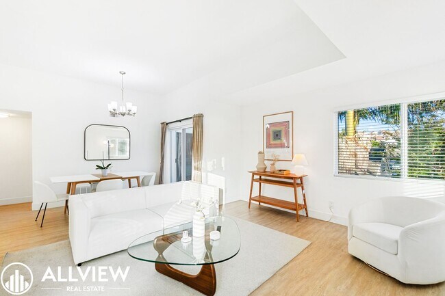 Building Photo - OCEAN VIEWS AND UPGRADED 2 BED/ 2 BATH UPP...