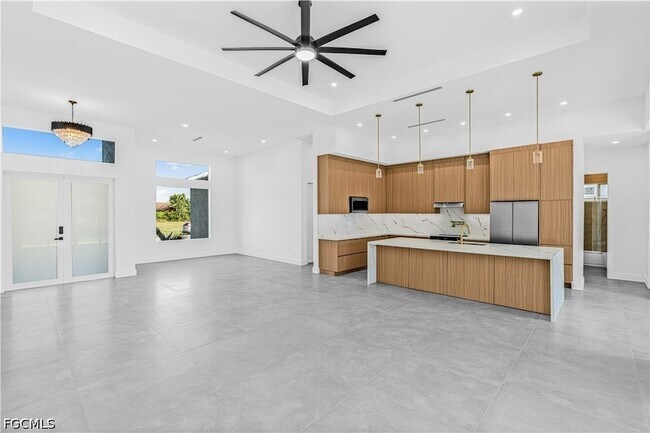 Building Photo - 512 NW 35th Pl