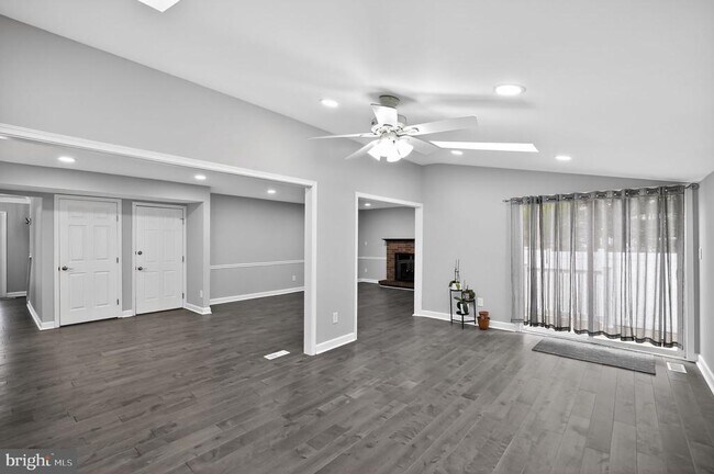 Building Photo - 7609 Croydon Pl