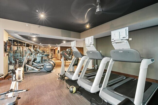 Building Photo - 360 Nueces St