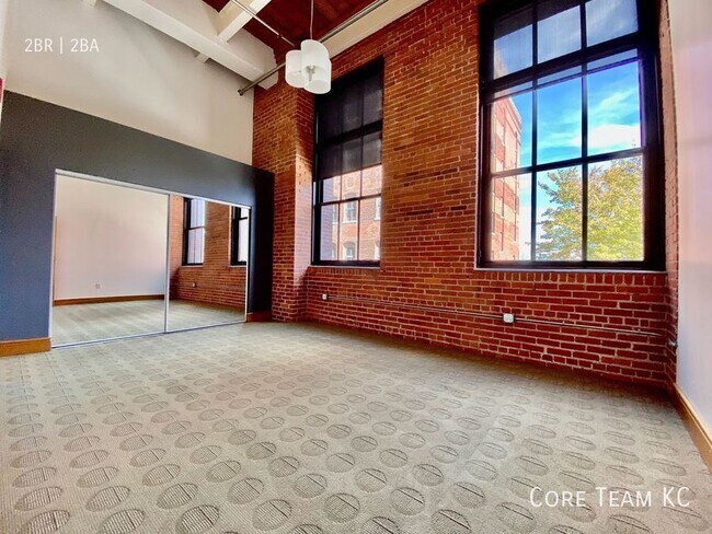 Building Photo - 382 W 22nd St