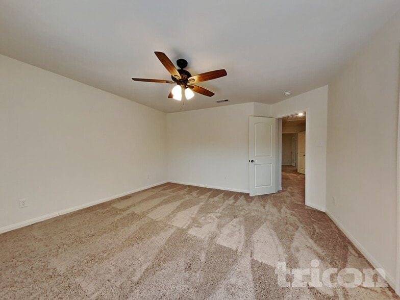 Building Photo - 23048 Shakespeare Dr