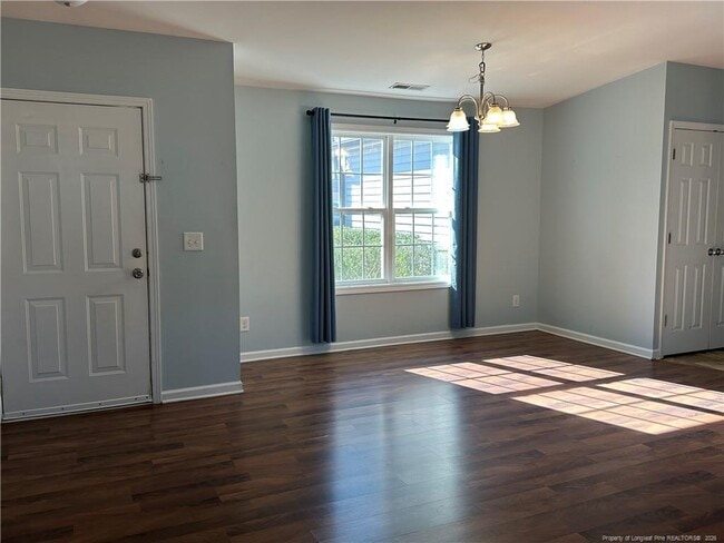 Building Photo - 20 Old English Ln