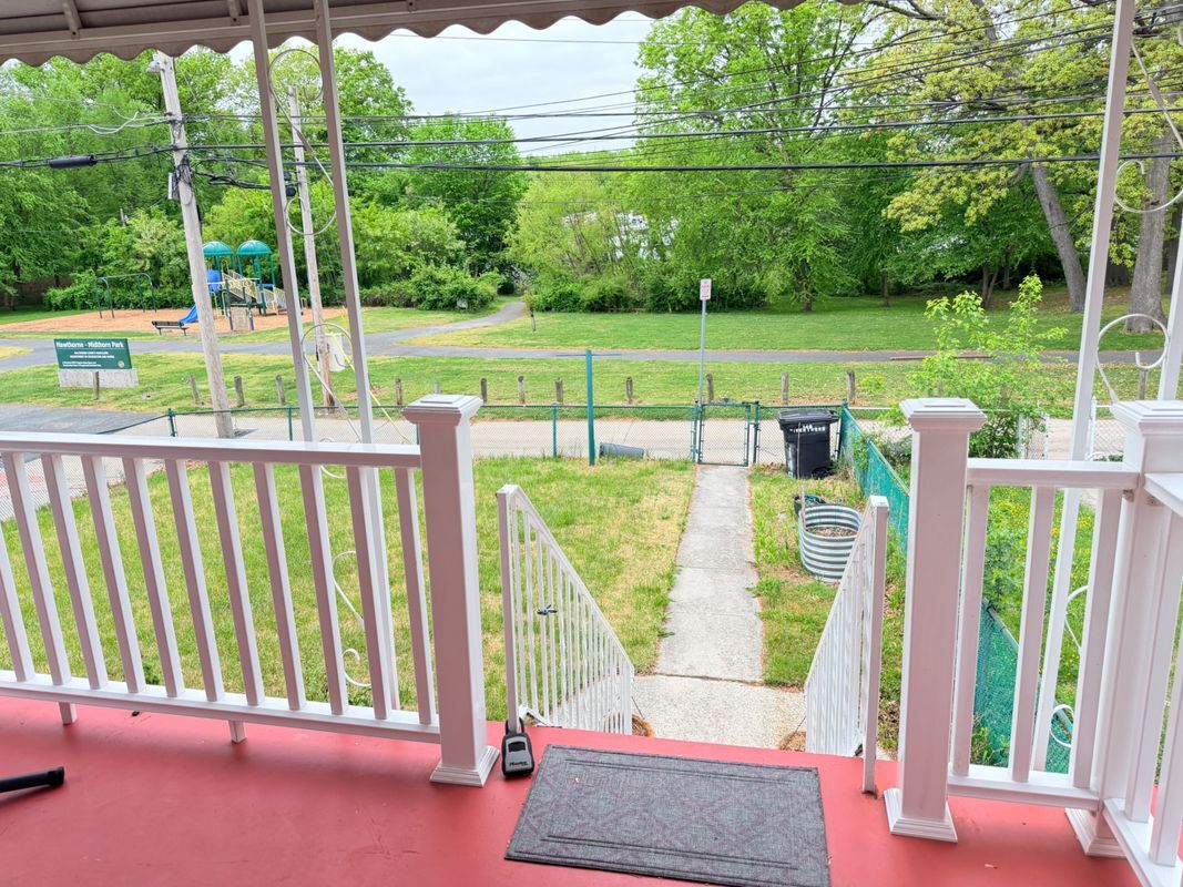 Building Photo - 148 Riverthorn Rd