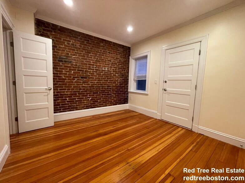 Building Photo - 1616 Beacon St