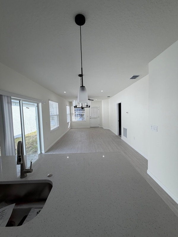 Building Photo - 2341 Suanne Ave