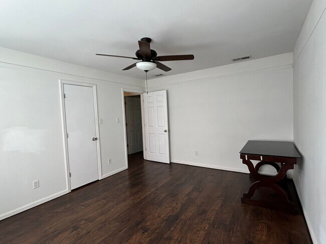 Building Photo - 66 Hidden Lake Ct