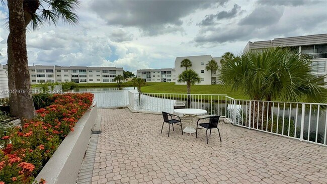 Building Photo - 8600 Sunrise Lakes Blvd