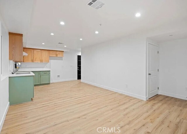 Building Photo - 10422 Graham Ave