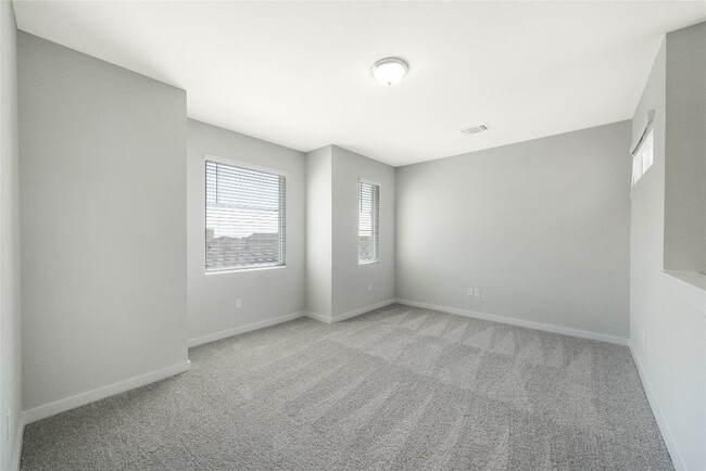 Building Photo - 15008 Forum Ave