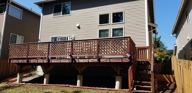 Building Photo - Move in Ready! - Tumwater Hill home with 3...