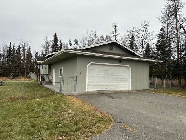 Building Photo - Spacious Kenai Home!