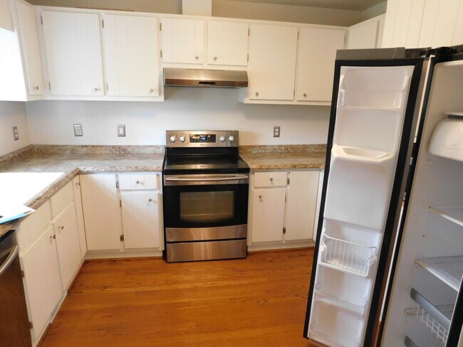 Building Photo - Beautiful home in the heart of Morehead City