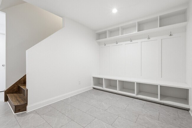 Building Photo - 169 Glenwood Rd