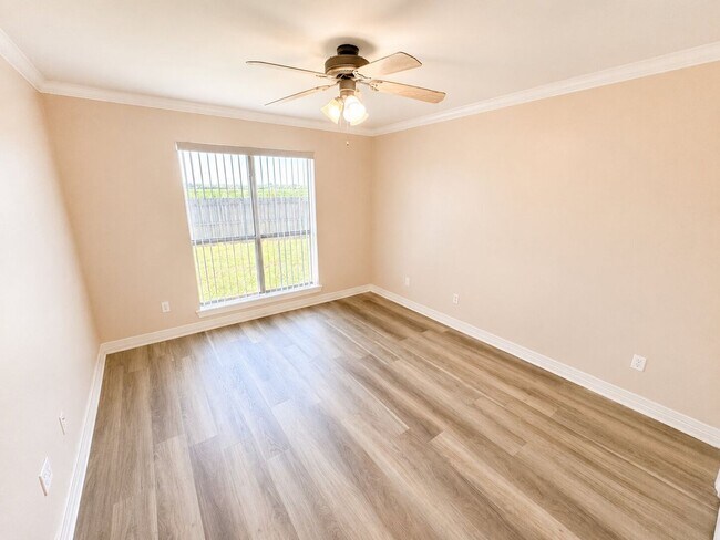 Building Photo - 1022 Creole Dr