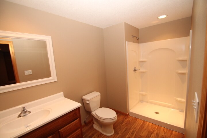 Basement bath - 4902 Algonquin Dr